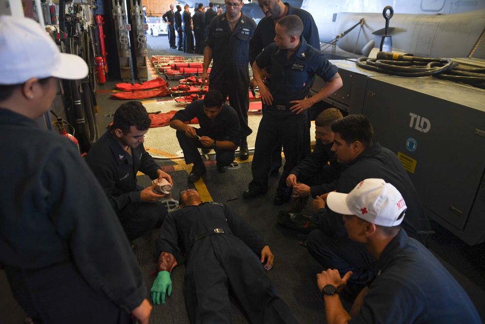 USS America Conducts Medical Response Training