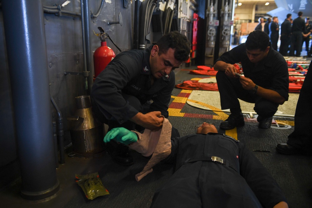 USS America Conducts Medical Response Training