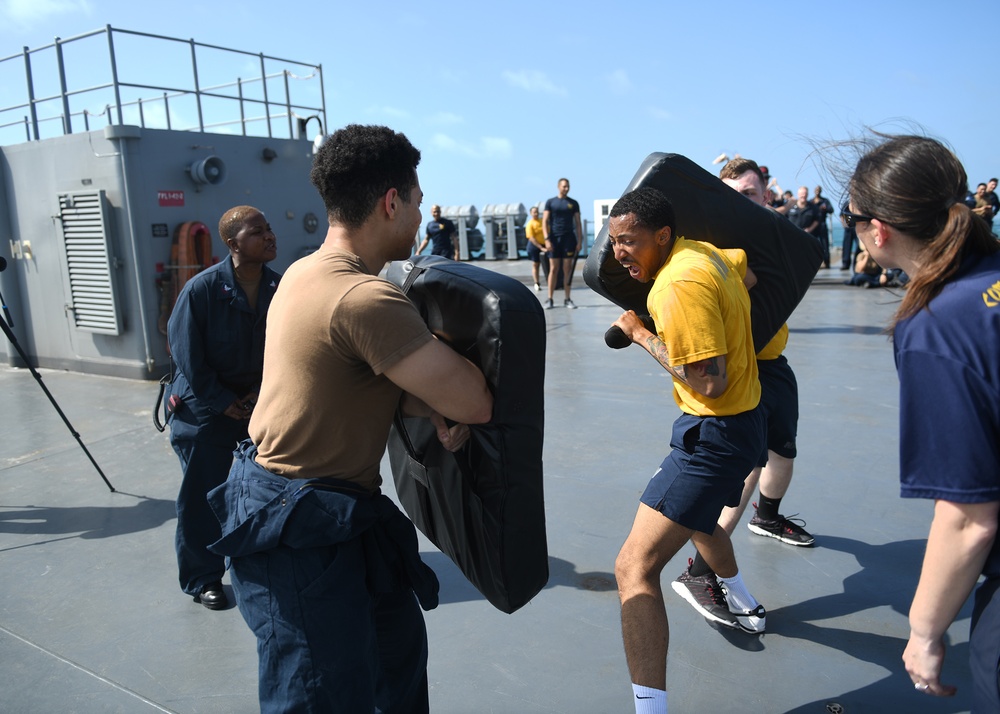 Blue Ridge Sailors Train During Security Reaction Force-Basic