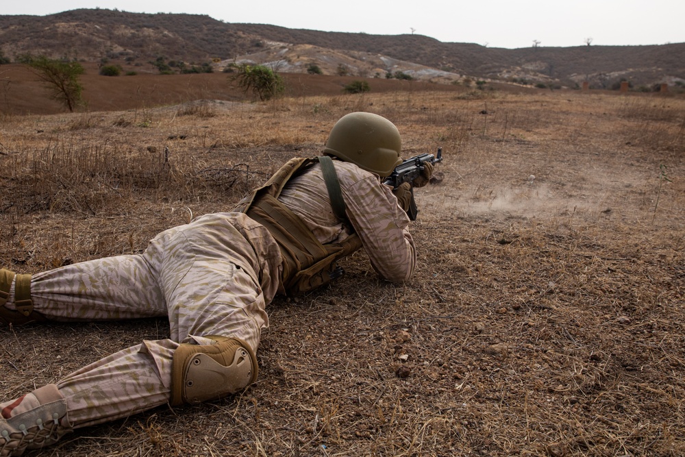 Burkinabe conduct live fire at Flintlock 20