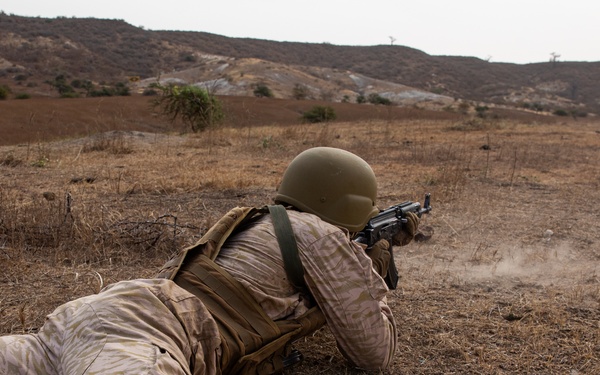 Burkinabe conduct live fire at Flintlock 20