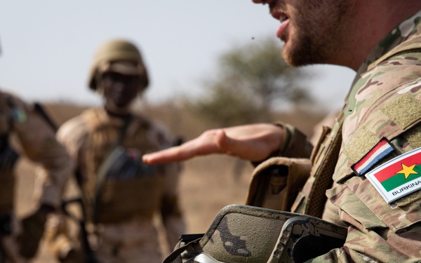 Burkinabe conduct live fire at Flintlock 20