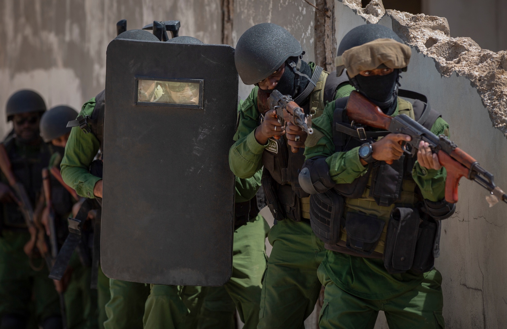 DVIDS - Images - Spanish Civil Guard teaches urban tactics to