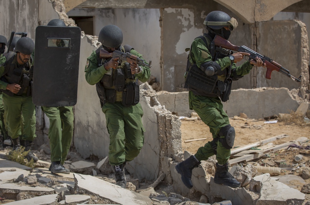 Spanish Civil Guard teaches urban tactics to Mauritanian Group d’Action Rapide at Flintlock 20