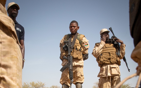 Burkinabe improve squad and unit tactics at Flintlock 20