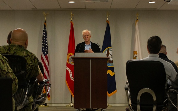 Medal of Honor Recipient and Former U.S. Senator Visits the Bureau of Medicine and Surgery (BUMED)
