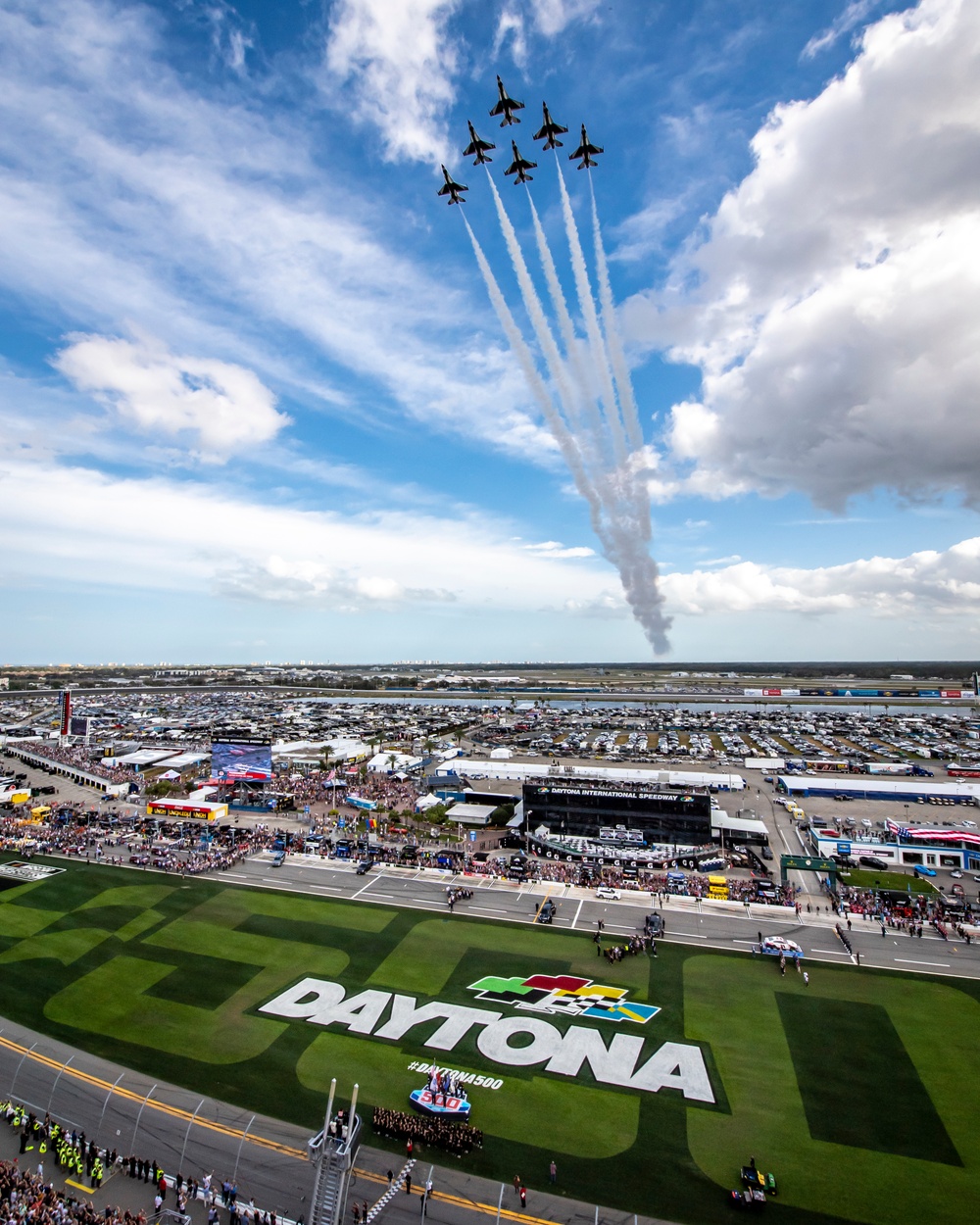 DVIDS Images USAF Thunderbirds perform flyover at Daytona 500