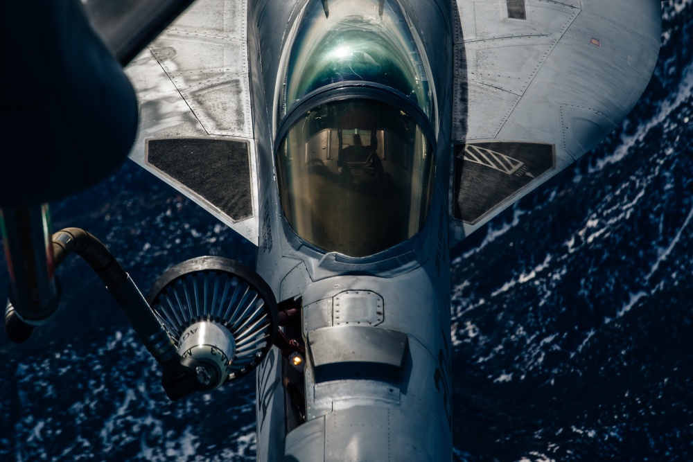 March ARB Airmen refuel Navy Hornets