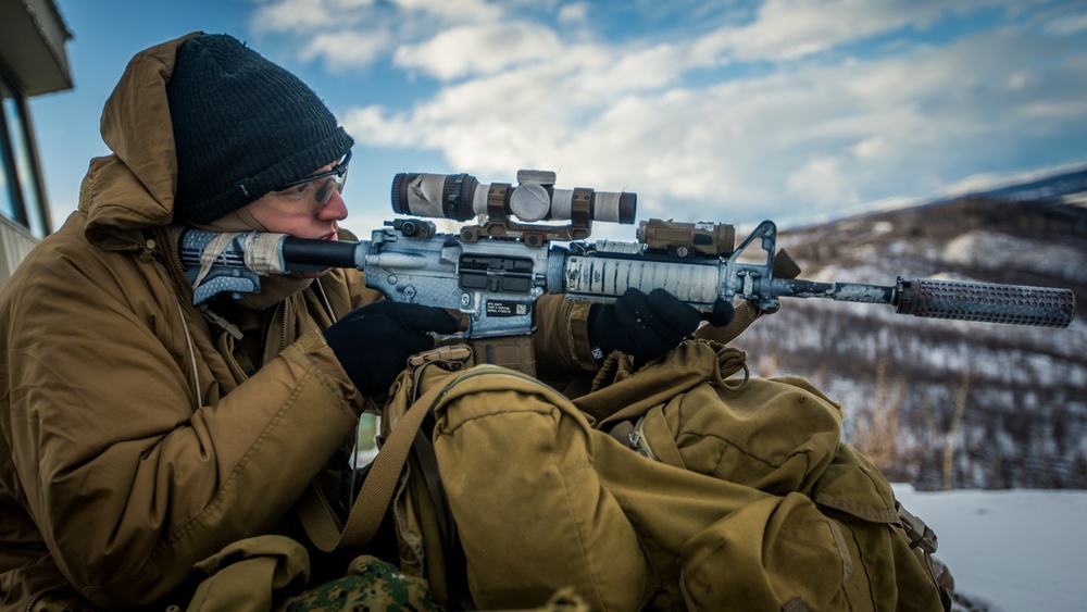 SPMAGTF-AE: Recon Marines execute long-distance live-fire range in Alaska