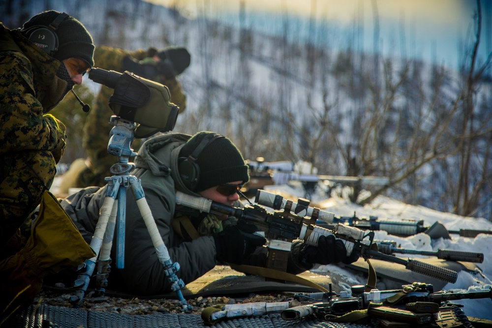 SPMAGTF-AE: Recon Marines execute long-distance live-fire range in Alaska