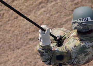 Air assault school at Fort Indiantown Gap PA