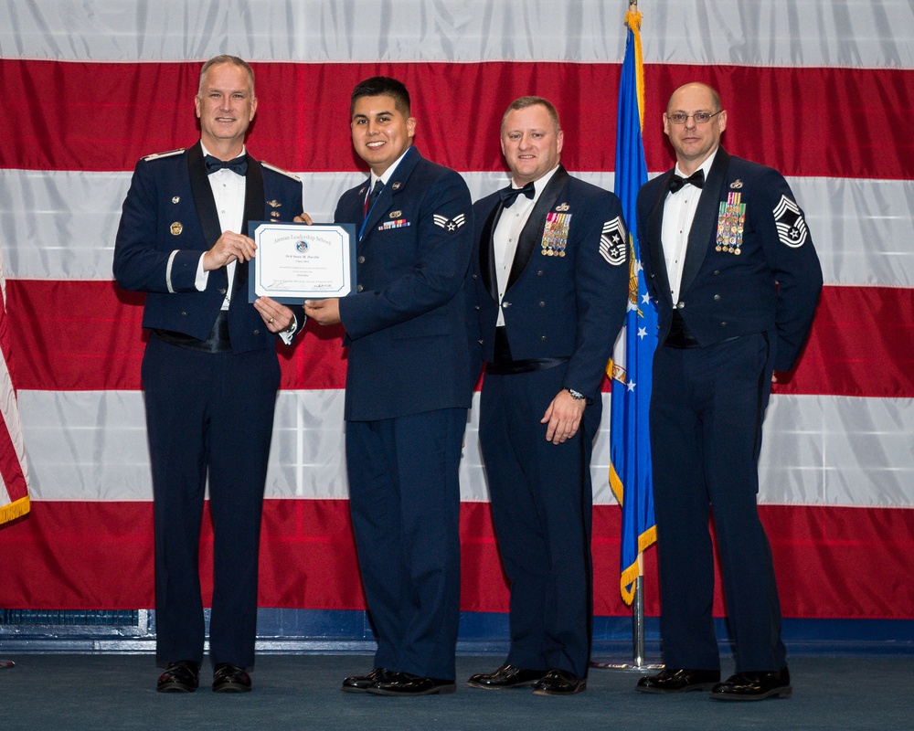 ALS Class 20-2 graduates