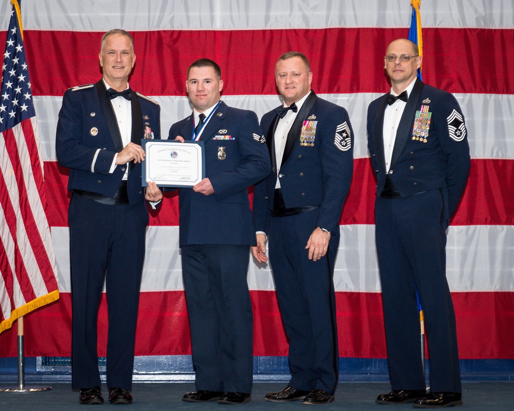 ALS Class 20-2 graduates