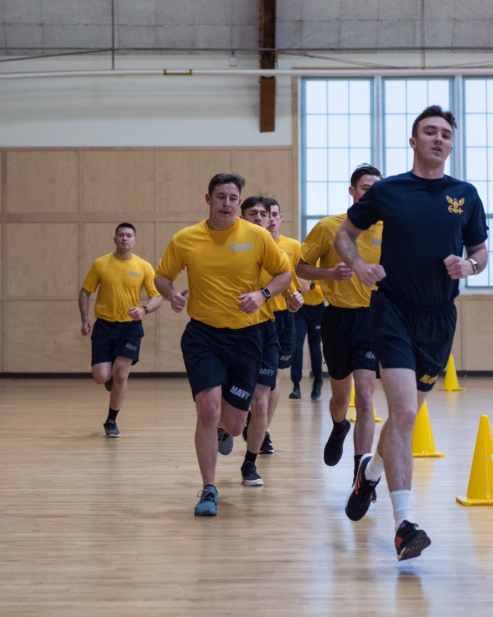 200221-N-TE695-0023 NEWPORT, R.I. (Feb. 21, 2020) -- Seaman-to-Admiral and Naval Science Institute (STA-21/NSI) students take the physical readiness test