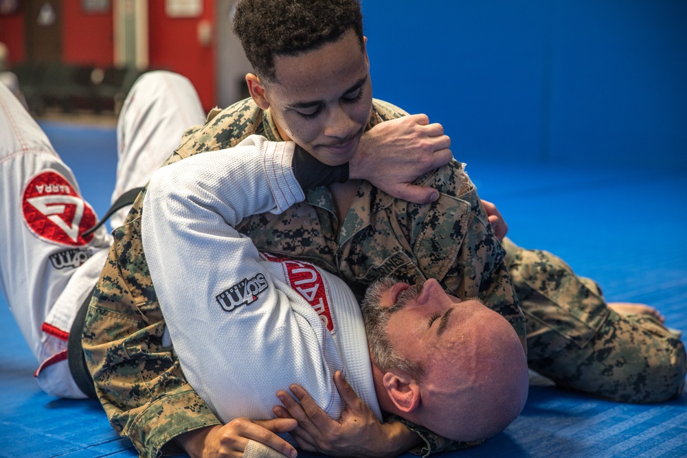 Marines Attend Jiu-Jitsu Class