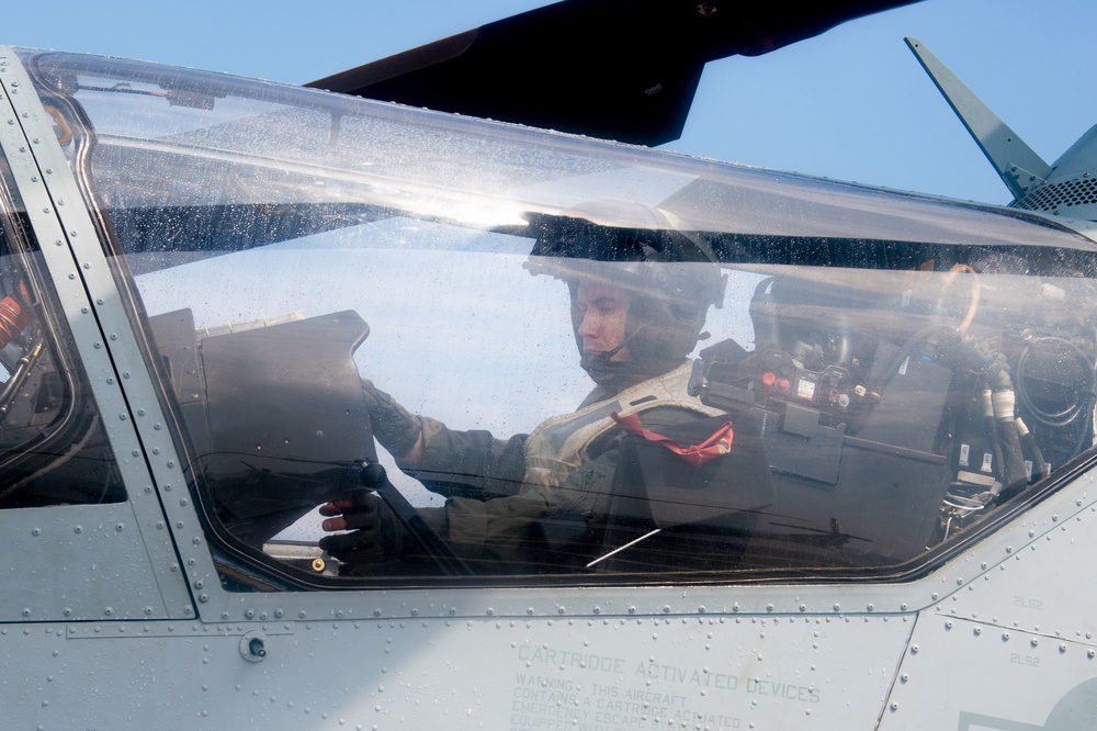 USS Green Bay (LPD 20) AH-1Z Viper Helicopter Maintenance