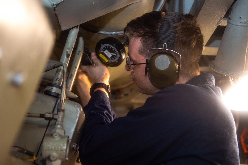 USS Green Bay (LPD 20) Engine Compressions