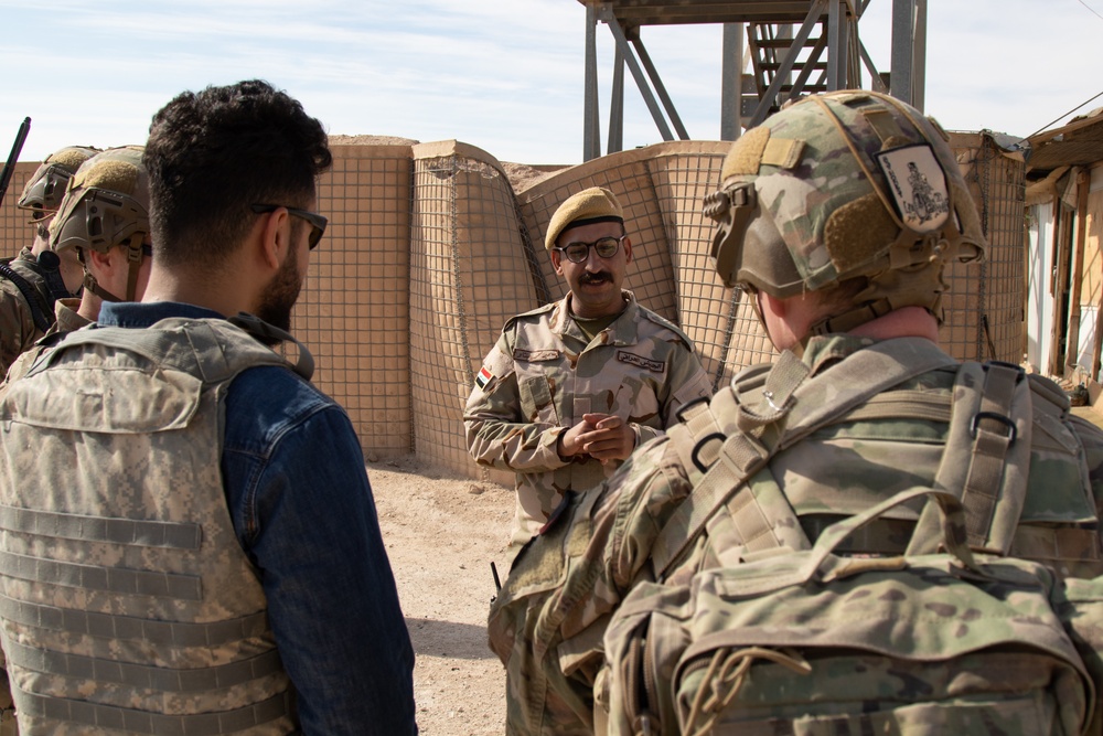 25th Infantry Division Soldiers greet Iraqi troops