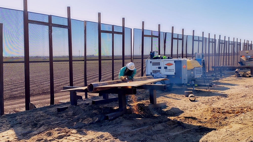 Border Barrier Construction: Arizona 4-Mile Modification