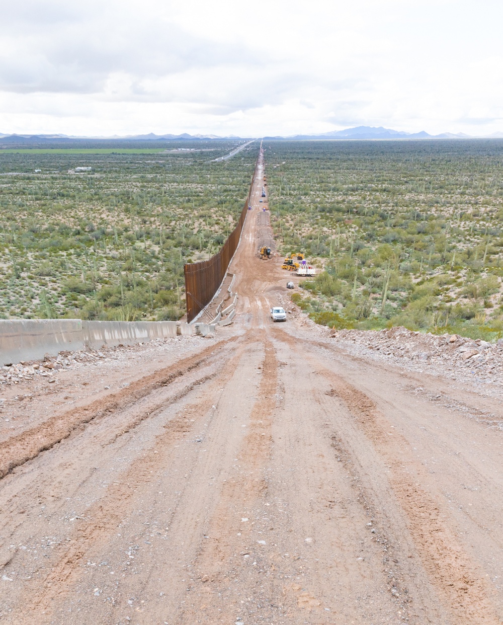 Border Barrier Construction: Tucson 2