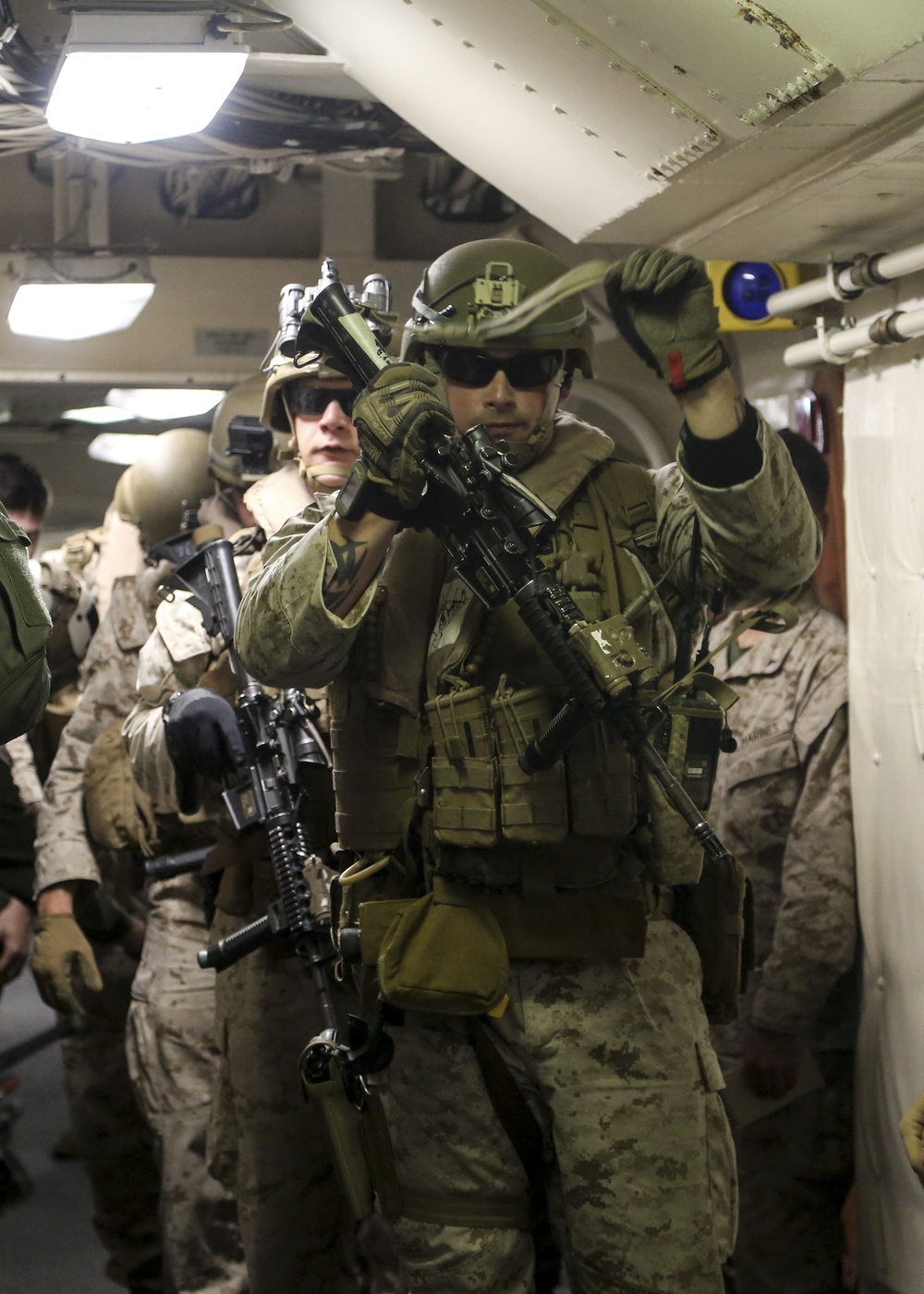 Marines train for an air TRAP in Saudi Arabia