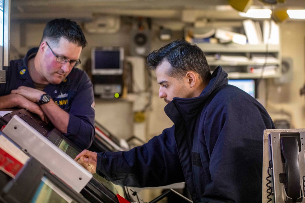 Sailors take part in engineering drills