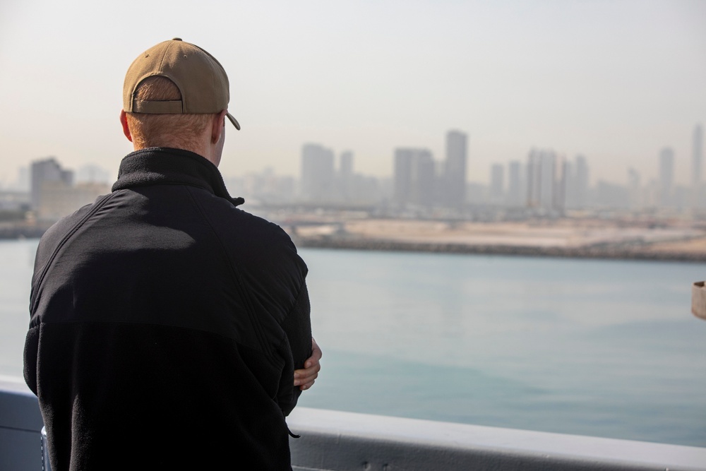 USS New York pulls into ABU DHABI.