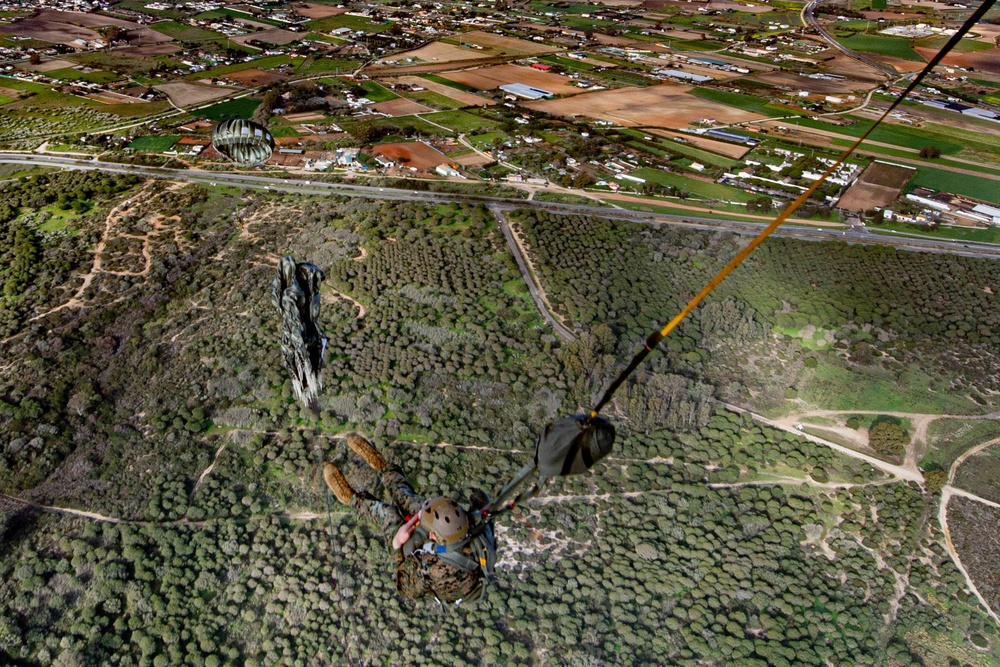 U.S., Spanish service members conduct jump training