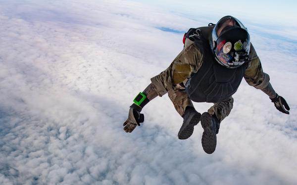 U.S., Spanish service members conduct jump training