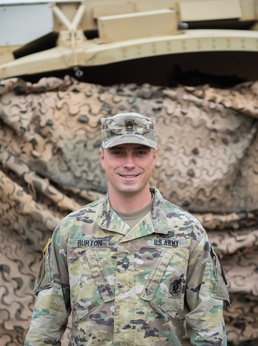 Soldier exemplifies LDRSHIP during DEFENDER exercise