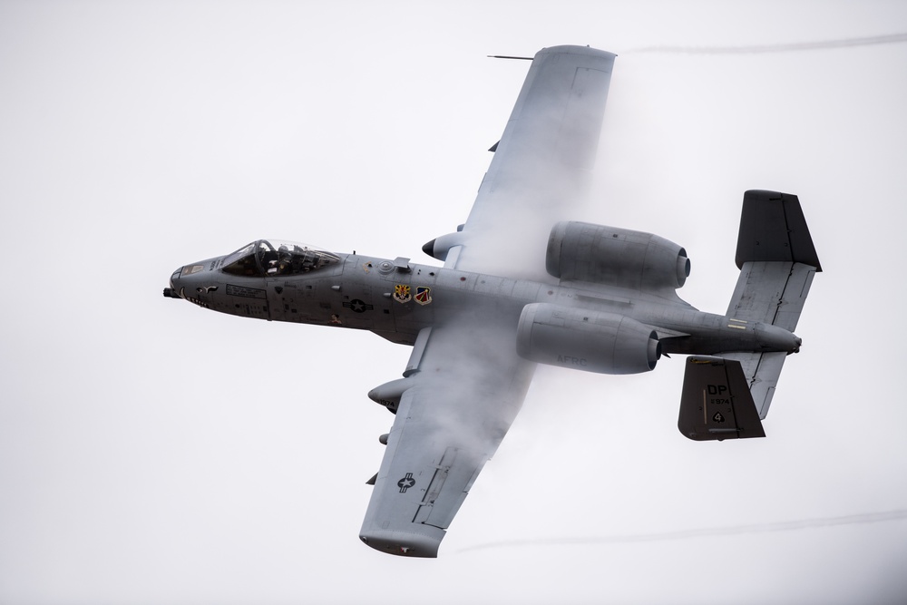 Davis-Monthan AFB A-10s practice at the Barry M. Goldwater Range