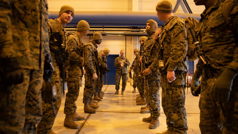 Marines arrive at Evenes Airfield