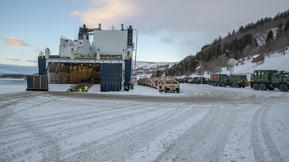 Off-load at Bogen Port