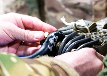 23d WG/CC experiences ADSB shop