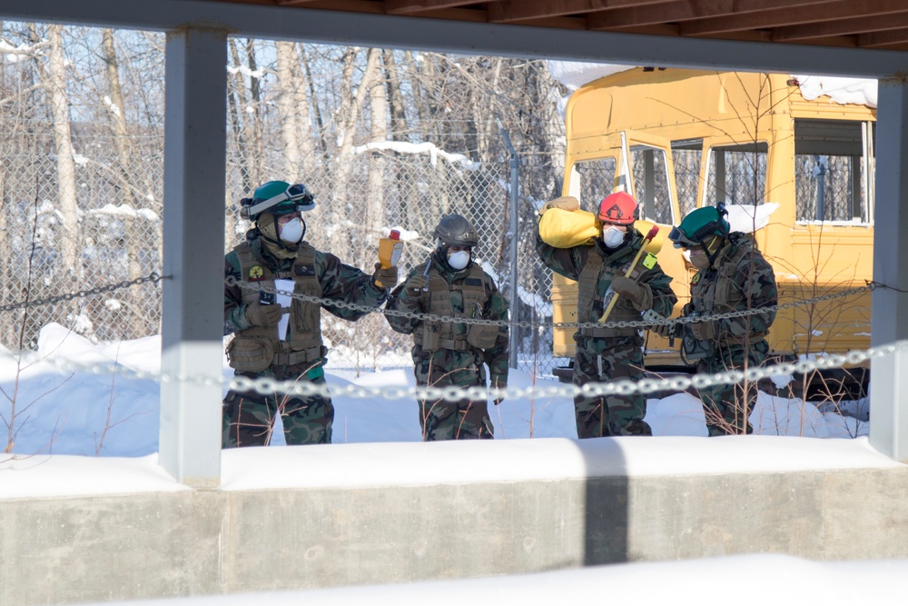 Multiple agencies participate in search and extraction during exercise Arctic Eagle 2020