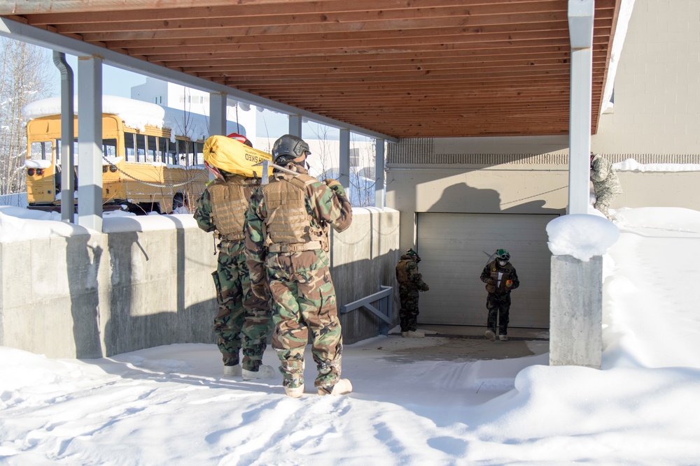 Multiple agencies participate in search and extraction during exercise Arctic Eagle 2020