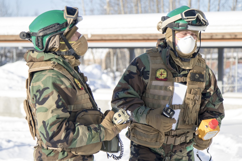 Multiple agencies participate in search and extraction during exercise Arctic Eagle 2020