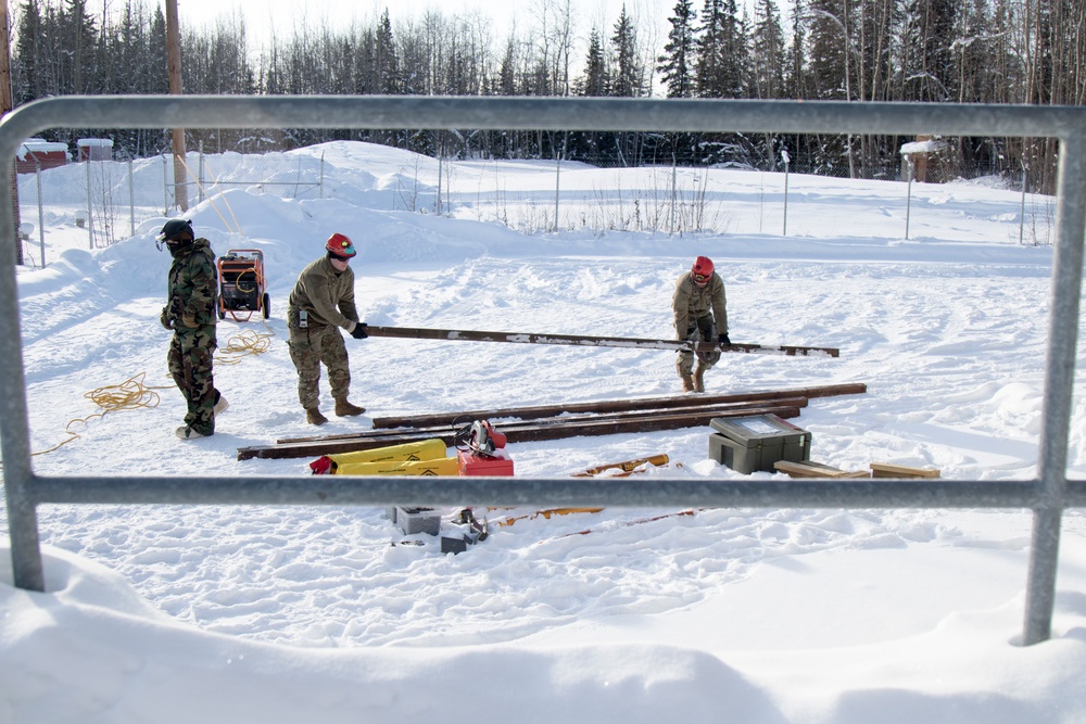 Multiple agencies participate in search and extraction during exercise Arctic Eagle 2020