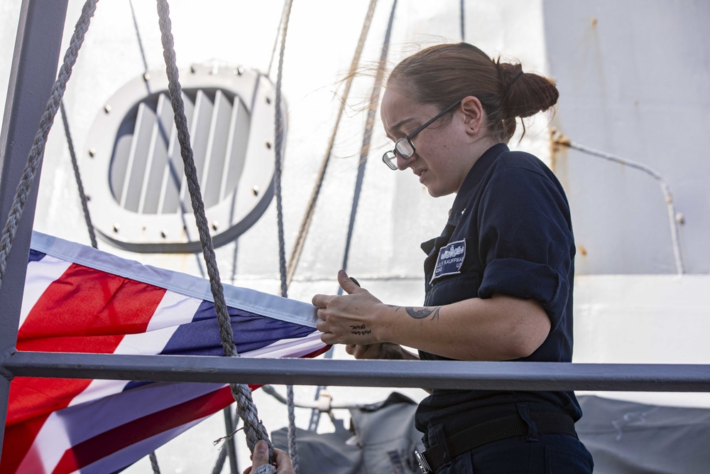 Sailors take part in RAS with RFA Wave Knight