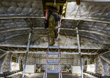 Airmen Refurb C17s at Travis AFB