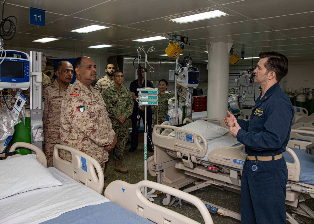 Kuwait Naval Forces Visit USS Bataan