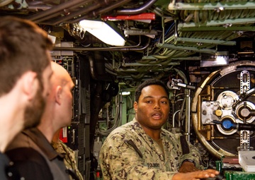 USS Topeka Hosts Pro Mixed Martial Arts Athletes