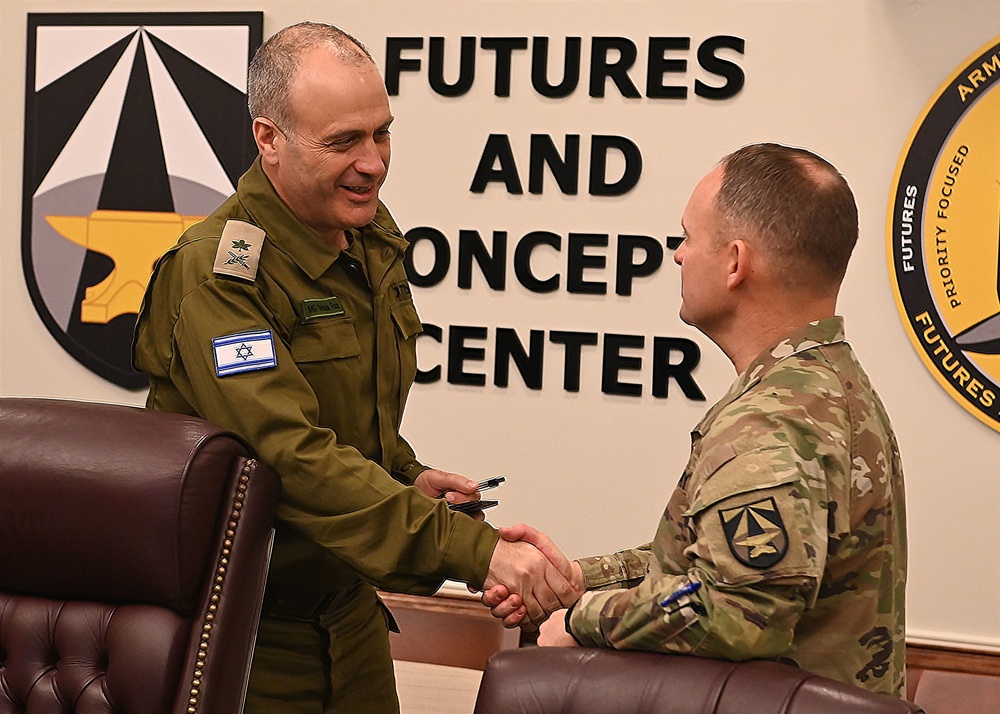 Maj. Gen. Yehuda Fox visits FCC