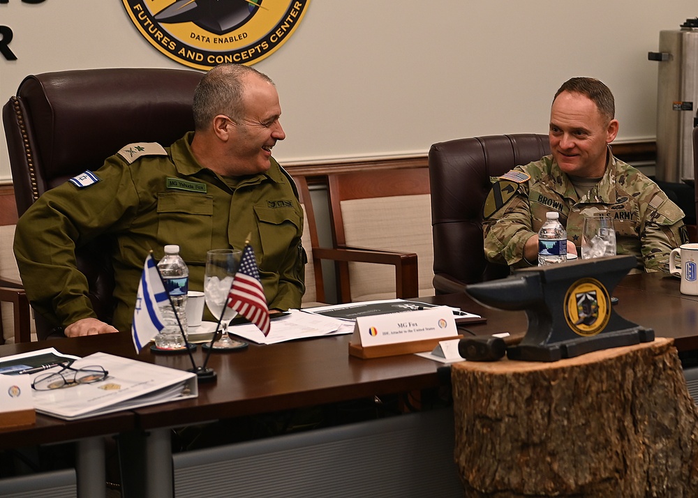 Maj. Gen. Yehuda Fox visits FCC