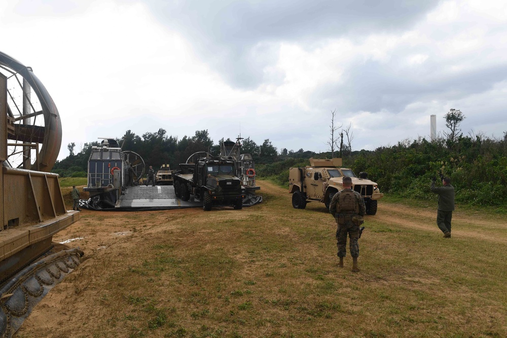 USS Green Bay (LPD 20) HIMARS Ship-to-Shore