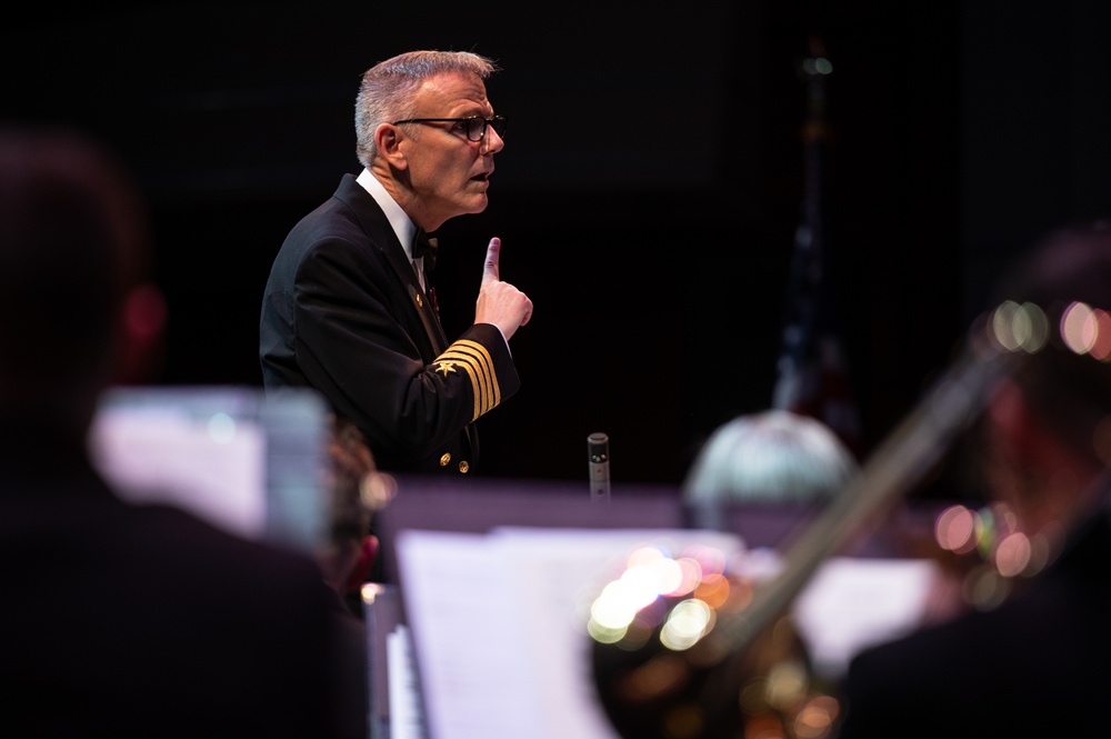 Navy Band visits Virginia Beach