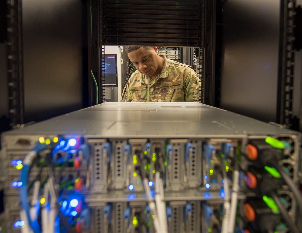 914th Communications Squadron monitors cyber threat