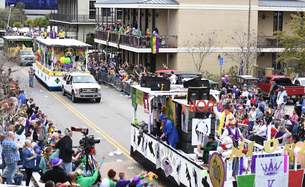 Keesler attends local Mardi Gras parade