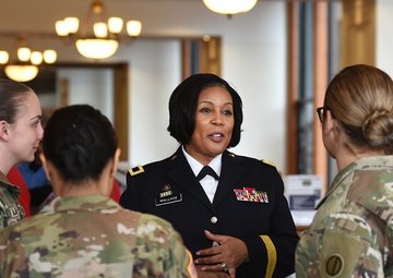 Chicagoland Soldiers and Veterans rally around all-female Honor Flight announcement