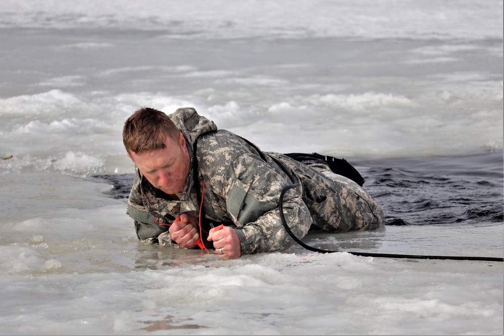 Cold-water immersion training for Soldiers, Marines at Fort McCoy